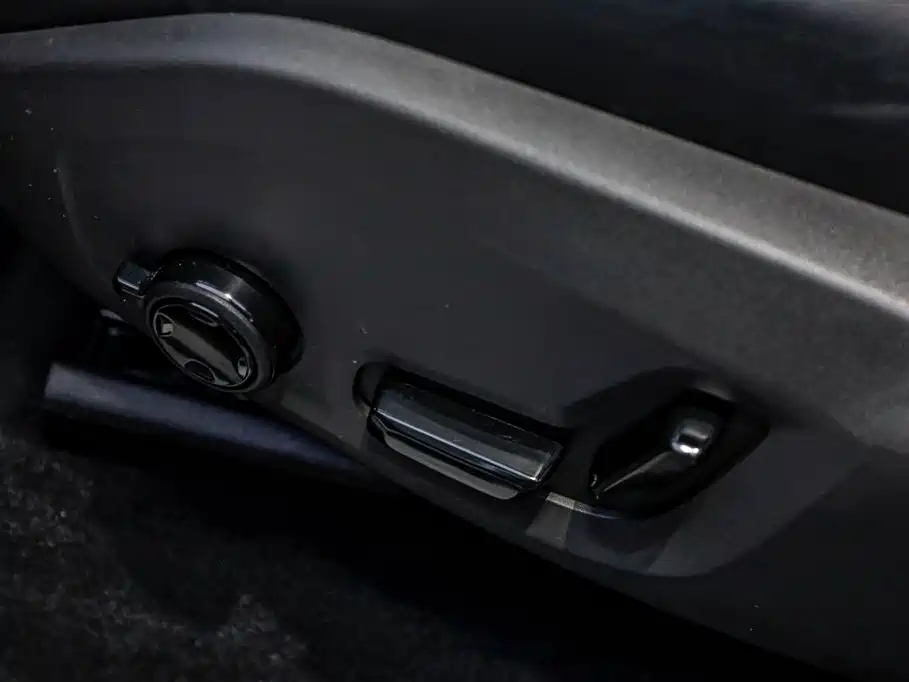 Volvo XC60 PHEV 2024 — фото 13