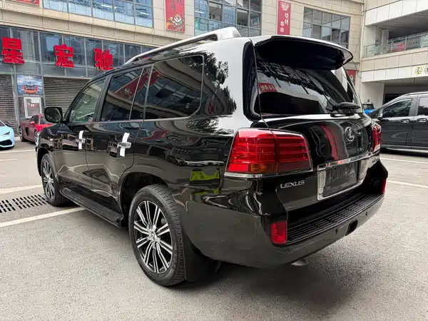 Lexus LX 2009