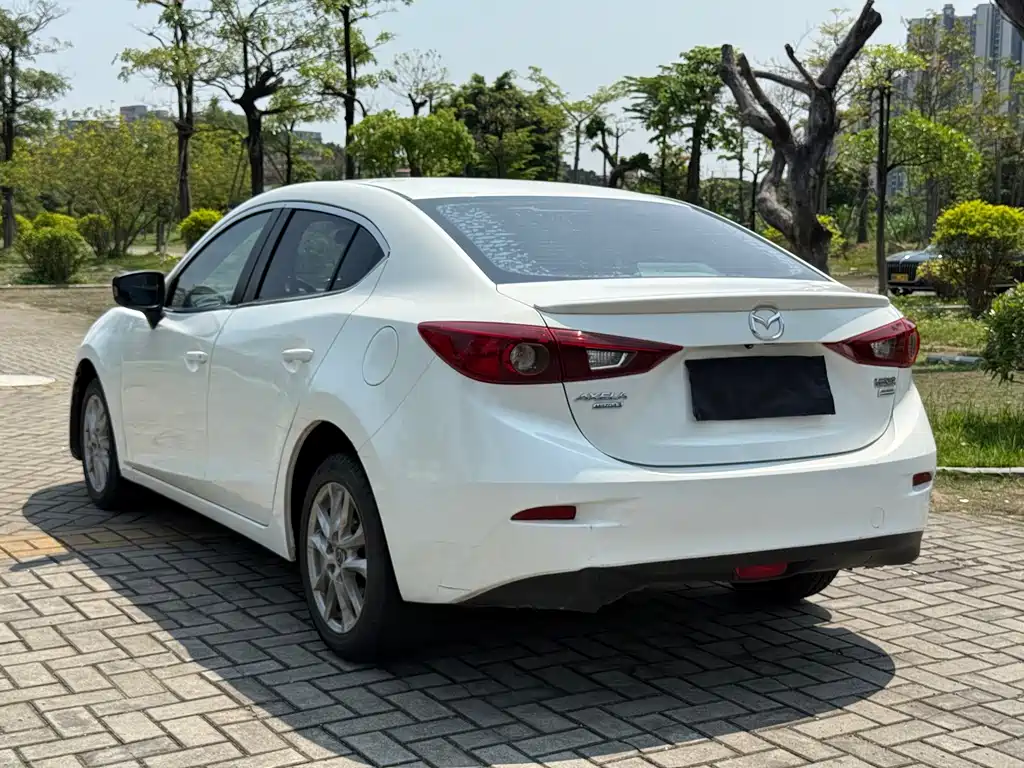 Mazda 3 Axela 2016 — фото 4