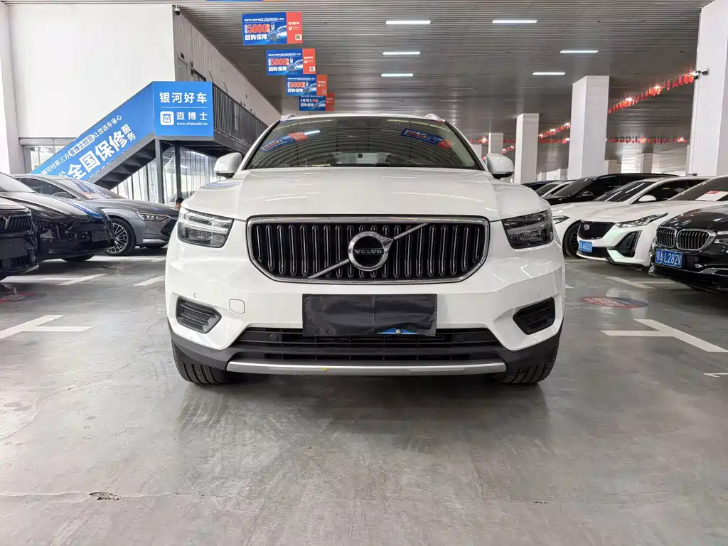Volvo XC40 2021 — фото 2