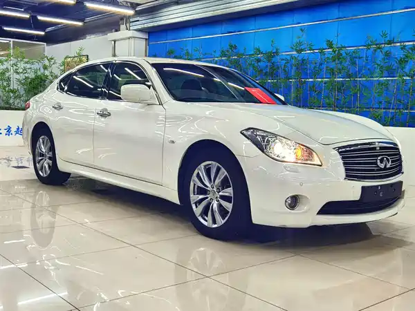 Infiniti M Series 2012