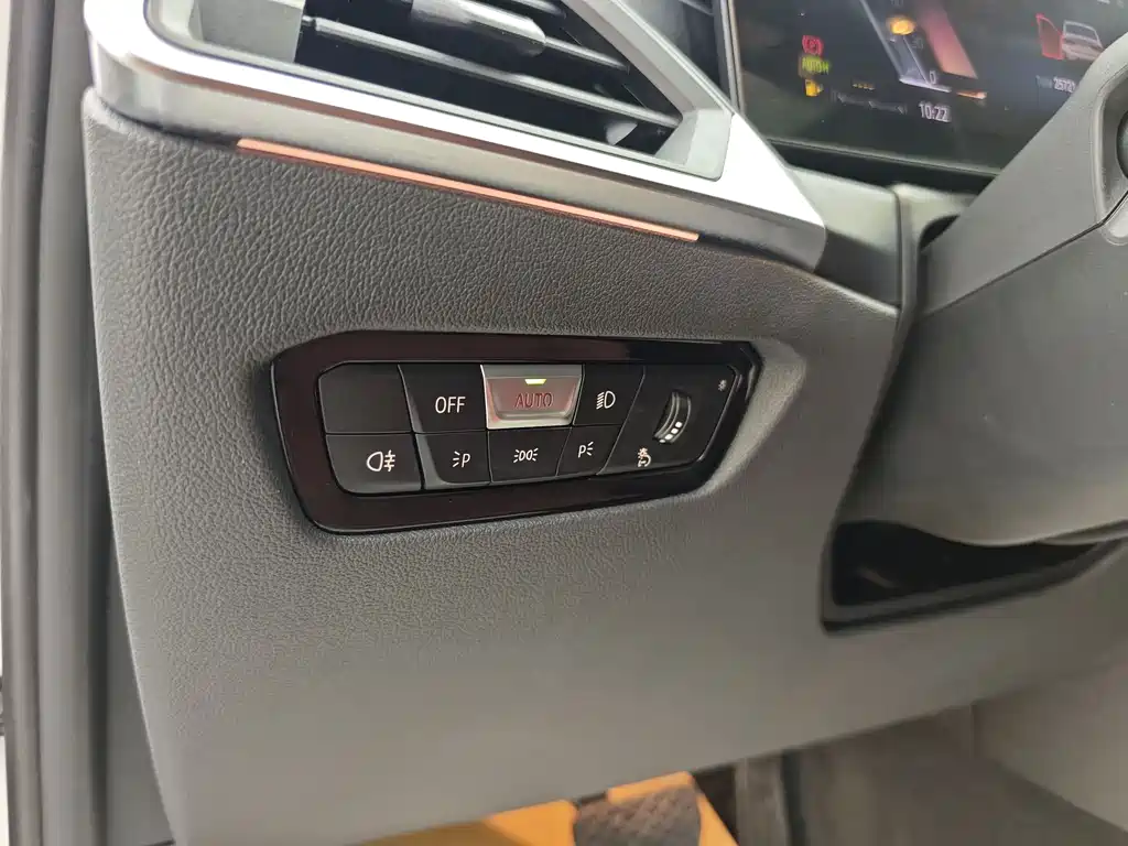 BMW 3 Series 2023 — фото 16