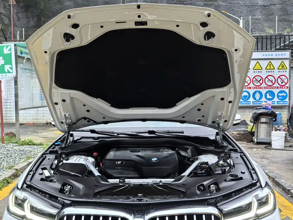 BMW 5 Series 2021 — фото 19