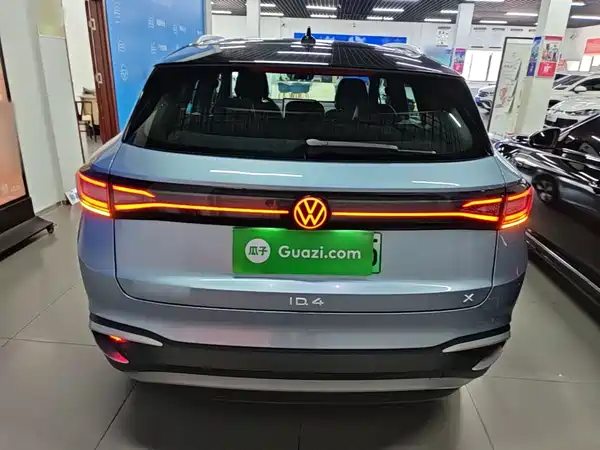 Volkswagen ID.4 X 2025