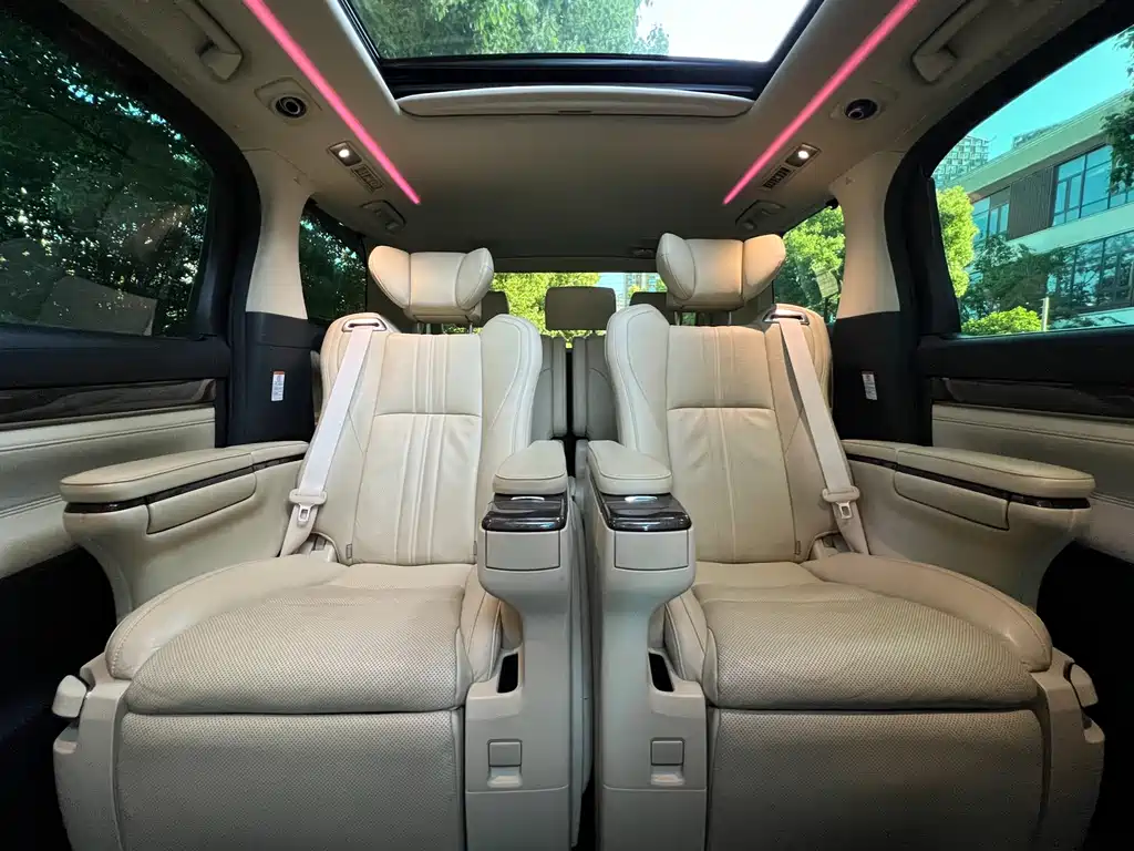 Toyota Vellfire 2019 — фото 9