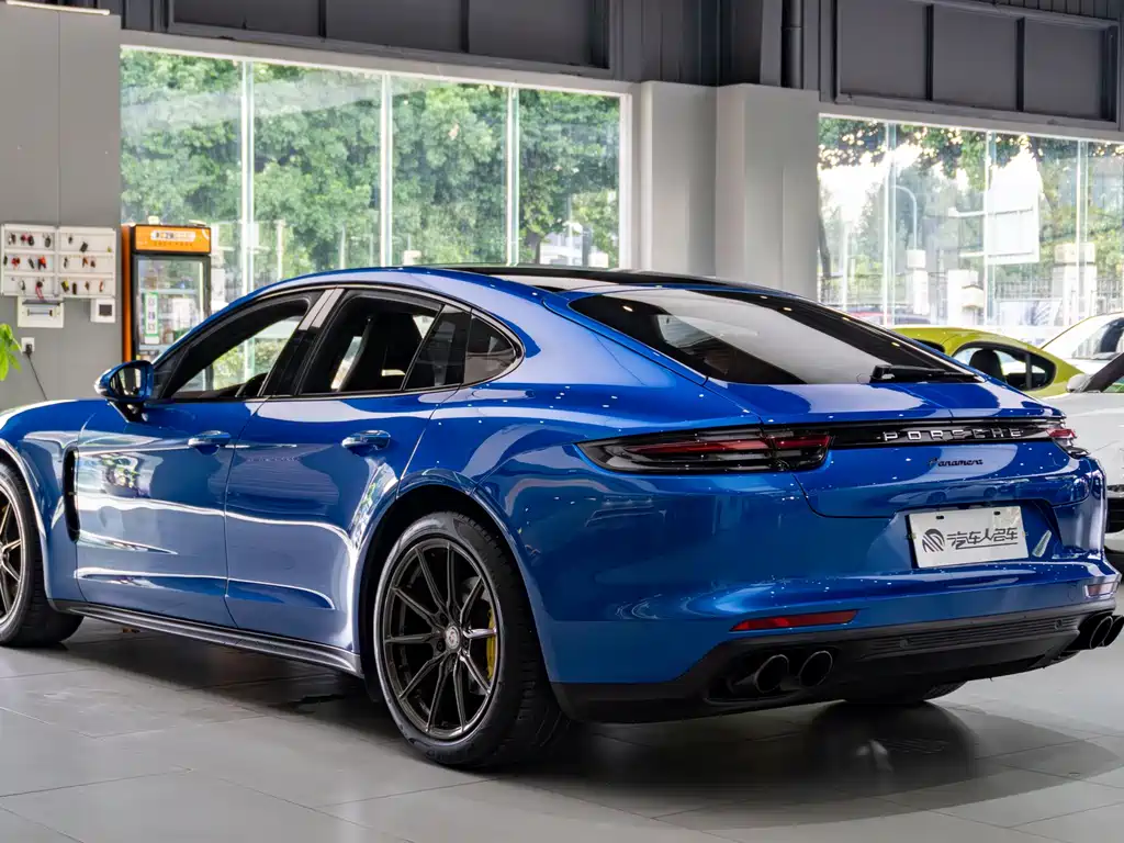 Porsche Panamera 2017 — фото 19