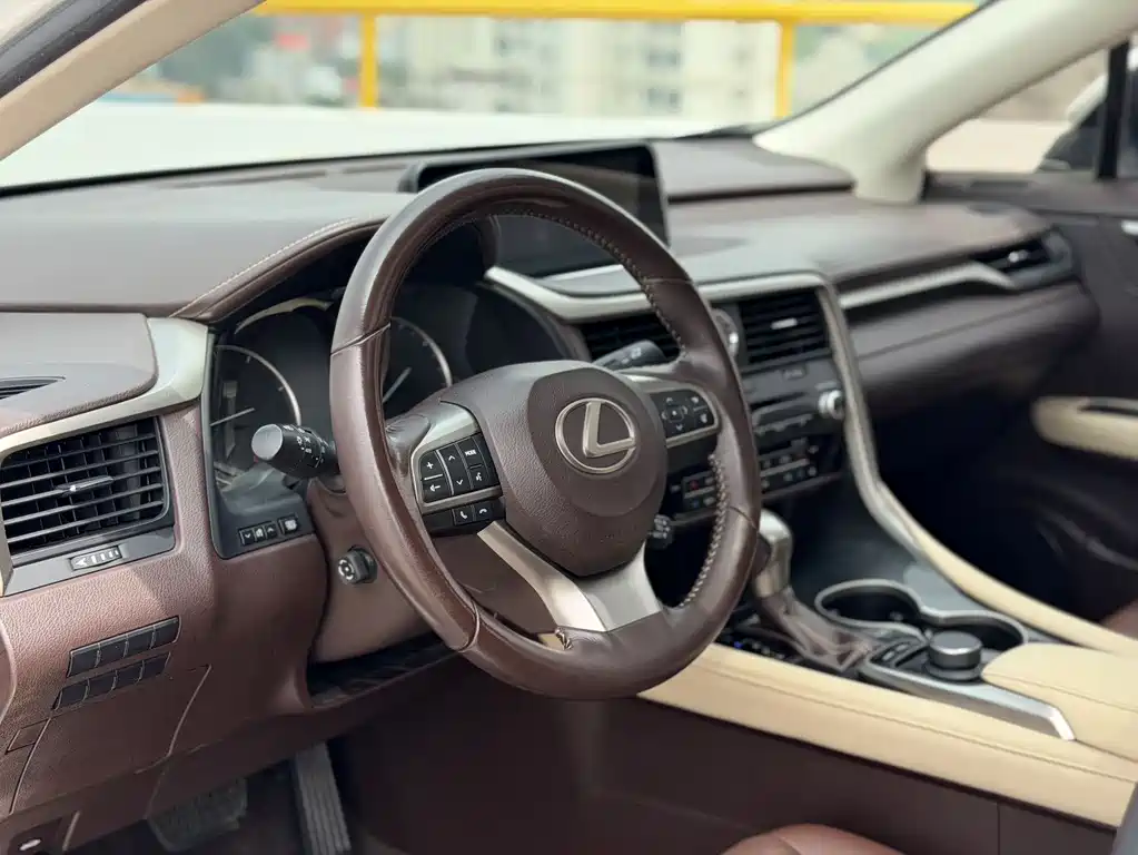 Lexus RX 2017 — фото 15