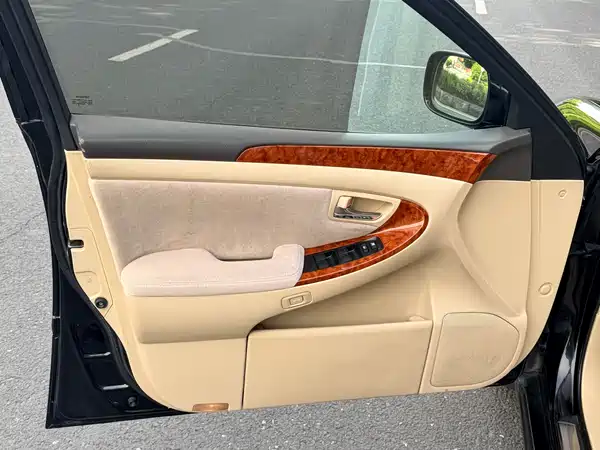 Toyota Crown 2009