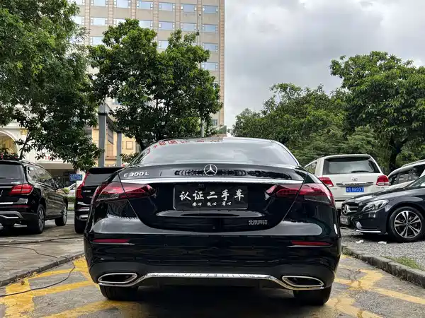 Mercedes-Benz E-Class 2022