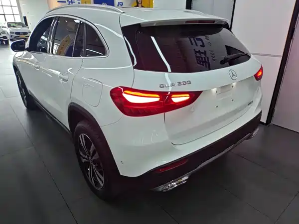 Mercedes-Benz GLA 2025