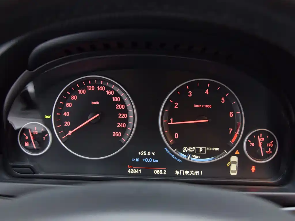 BMW 5 Series 2016 — фото 11
