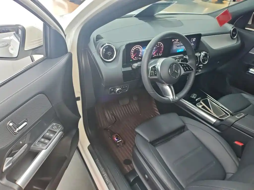 Mercedes-Benz GLA 2025 — фото 16