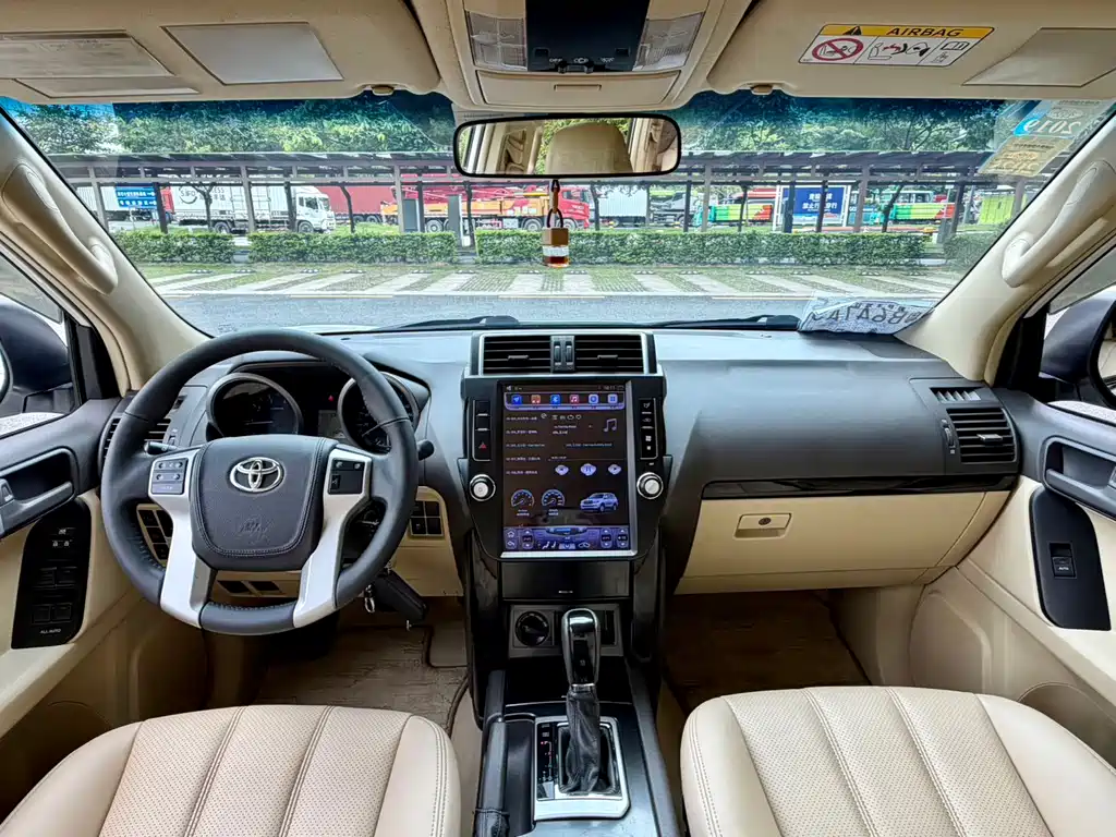Toyota Prado 2017 — фото 11