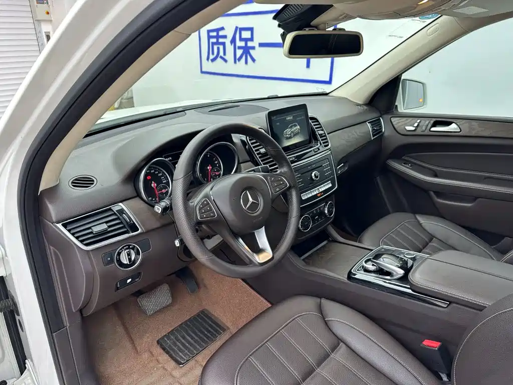 Mercedes-Benz GLE 2017 — фото 9