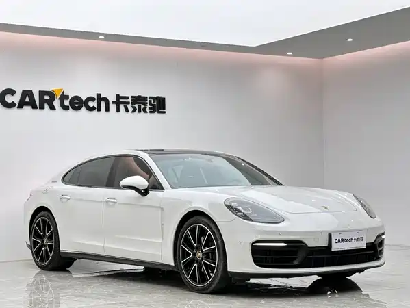 Porsche Panamera 2021