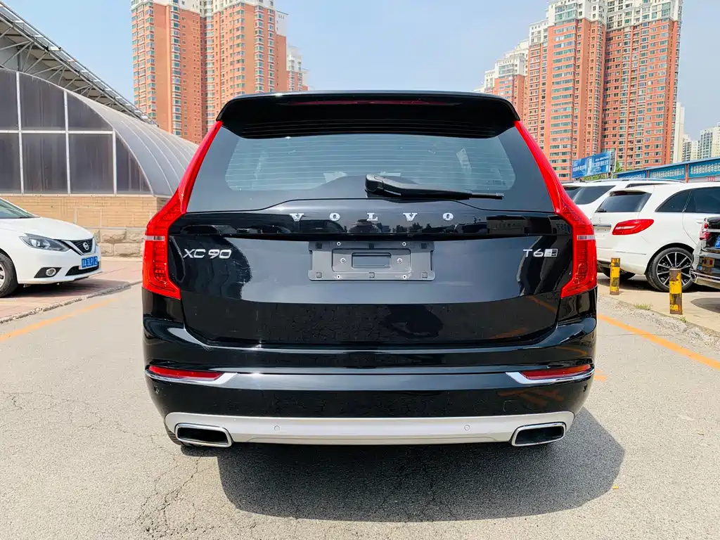 Volvo XC90 2018 — фото 13