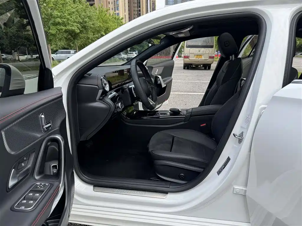 Mercedes-Benz A-Class 2023 — фото 14