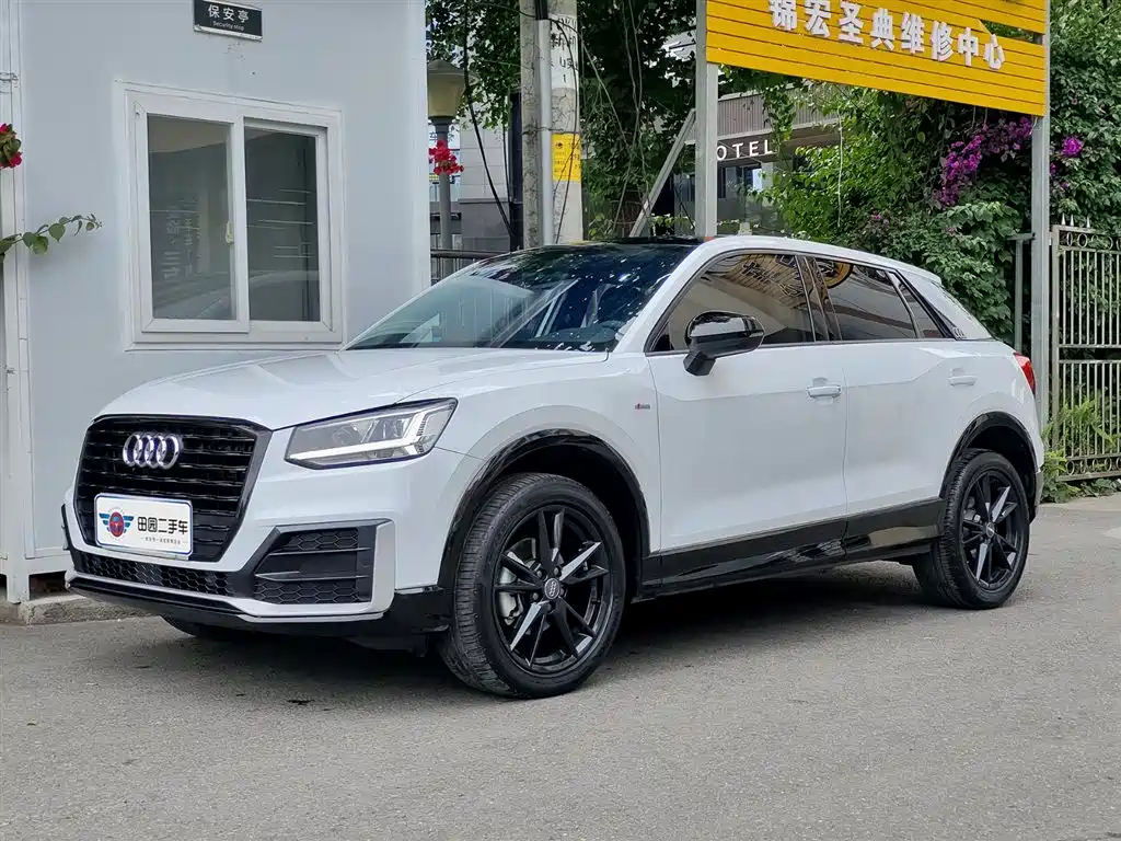 Audi Q2L 2021 — фото 1