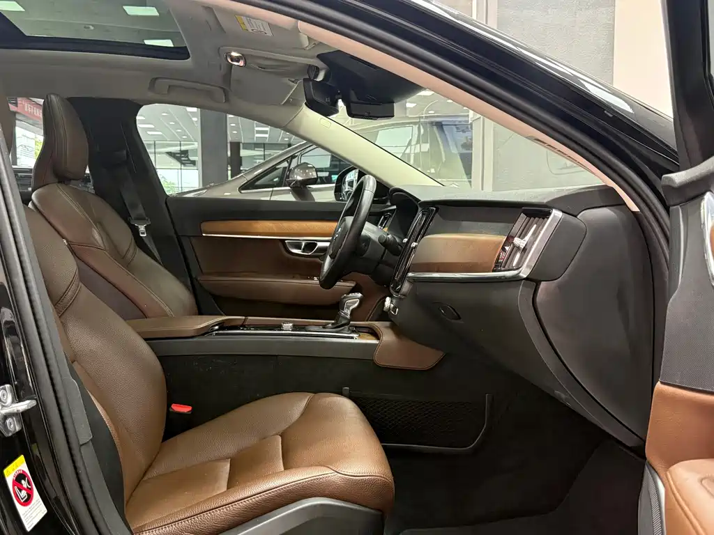 Volvo S90 2019 — фото 11