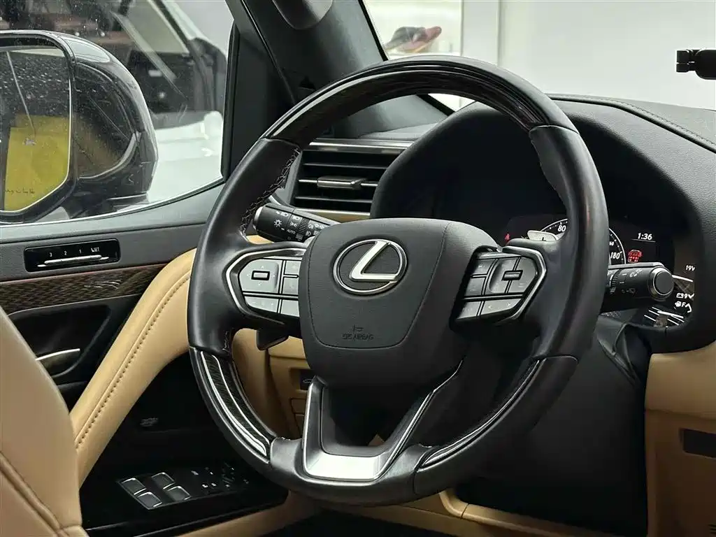 Lexus LX 2024 — фото 17