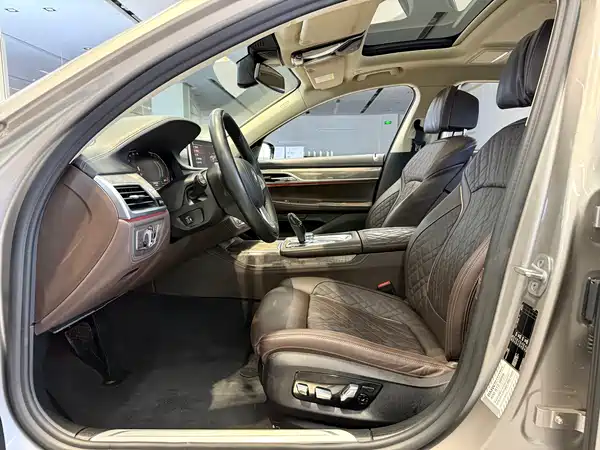 BMW 7 Series 2021