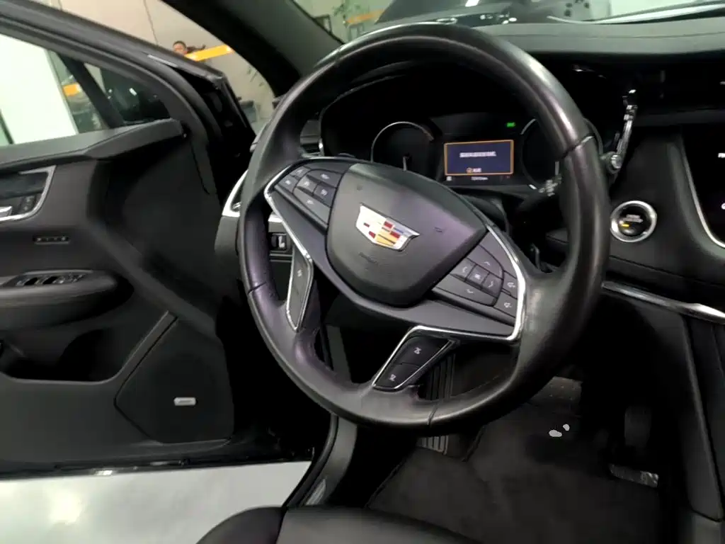 Cadillac XT5 2021 — фото 11