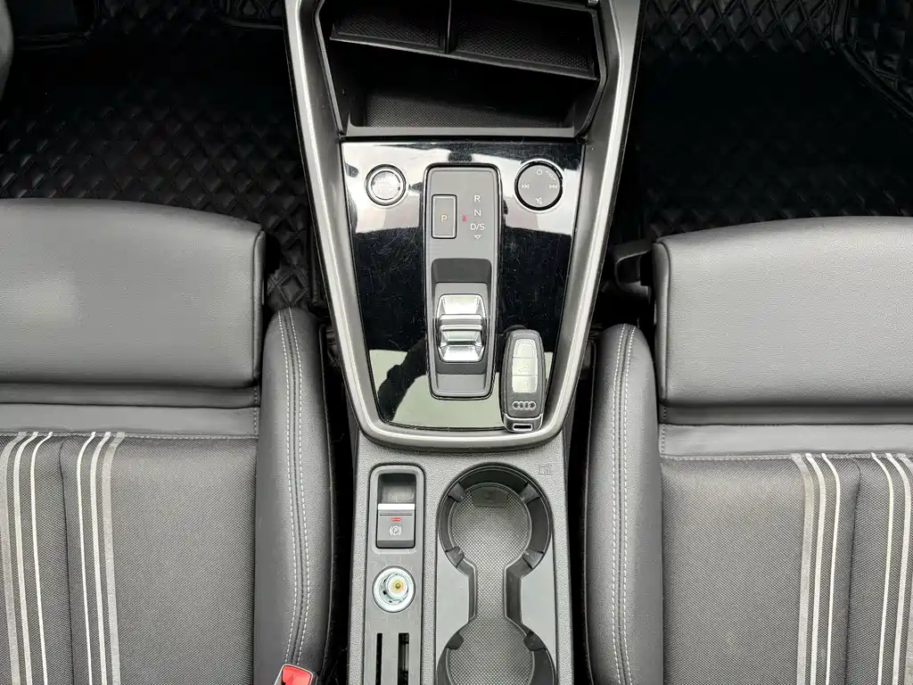 Audi A3 2023 — фото 28