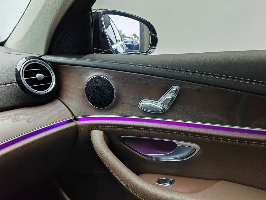 Mercedes-Benz E-Class 2020 — фото 15