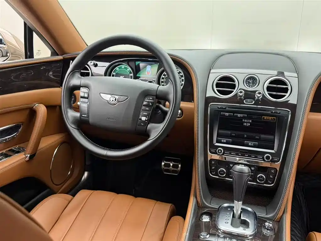 Bentley Flying Spur 2015 — фото 6