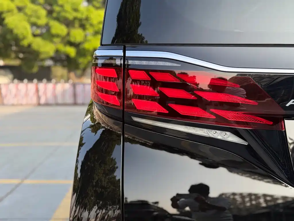 Toyota Alphard 2025 — фото 20