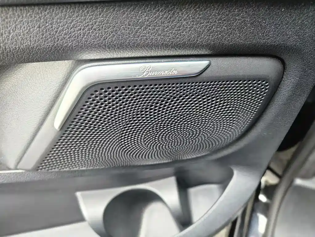 Mercedes-Benz V-Class 2020 — фото 13
