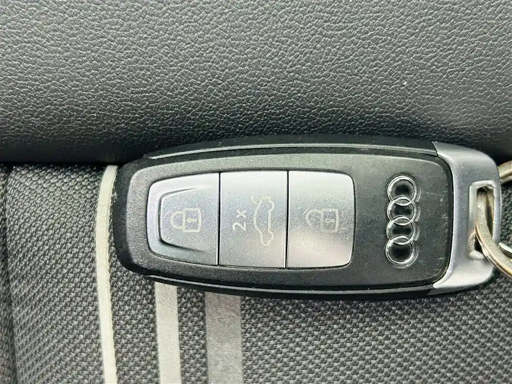 Audi A3 2023 — фото 13