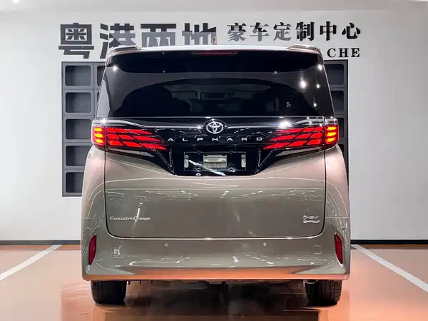 Toyota Alphard 2025