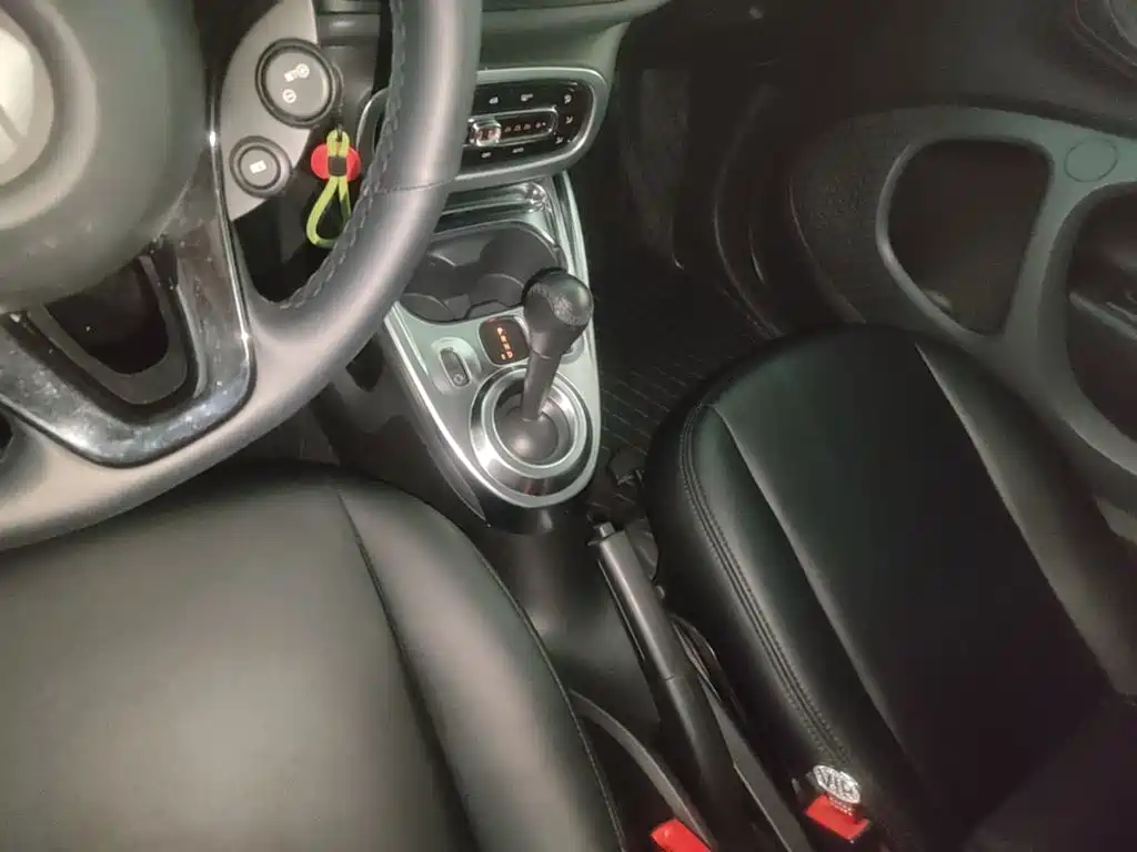 smart Fortwo 2018 — фото 14
