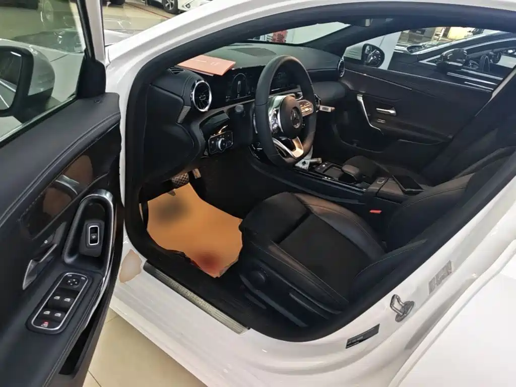 Mercedes-Benz A-Class 2020 — фото 16