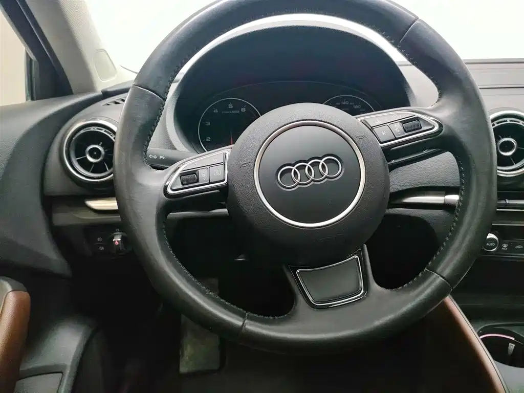 Audi A3 2015 — фото 12