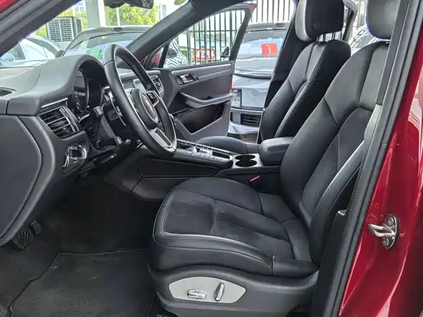 Porsche Macan 2021