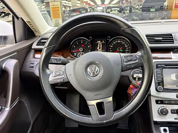 Volkswagen Magotan 2015