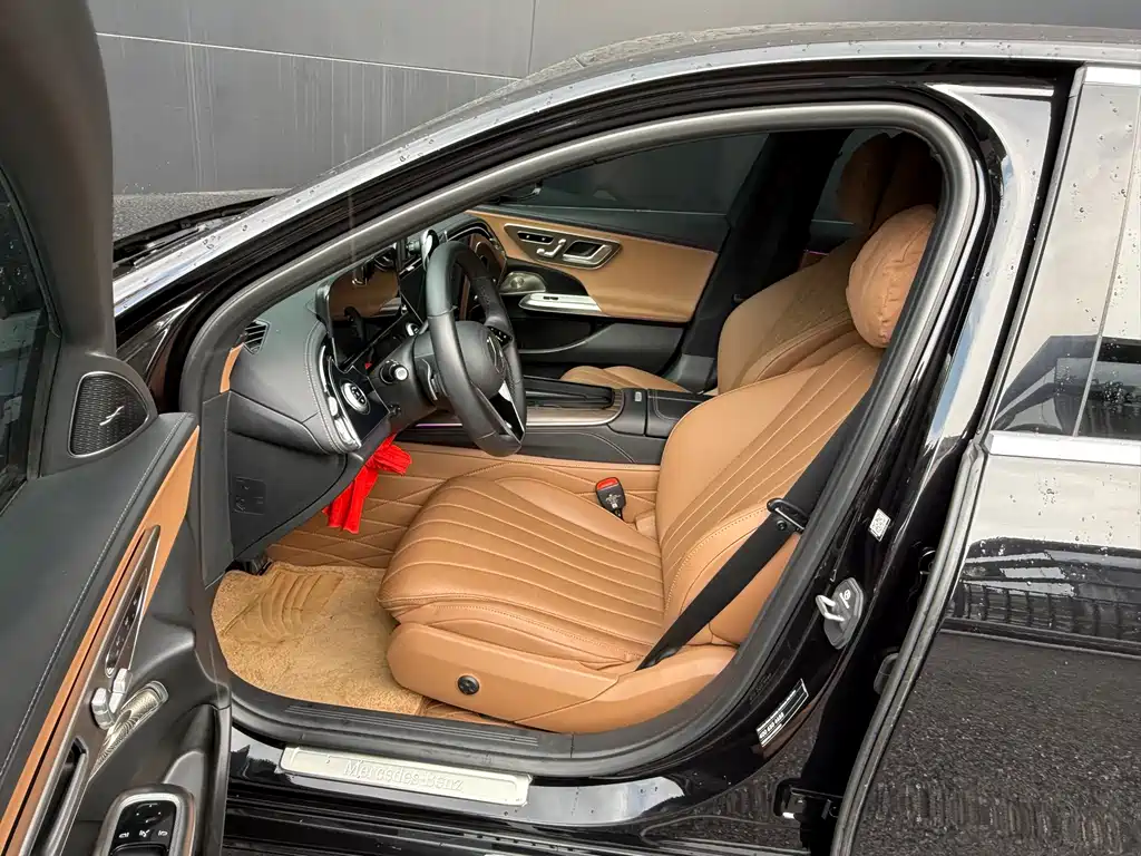 Mercedes-Benz E-Class 2025 — фото 3