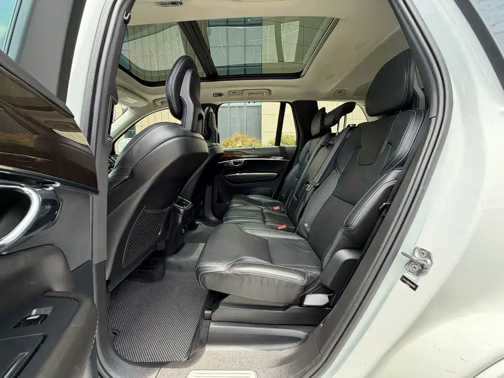 Volvo XC90 2016 — фото 12
