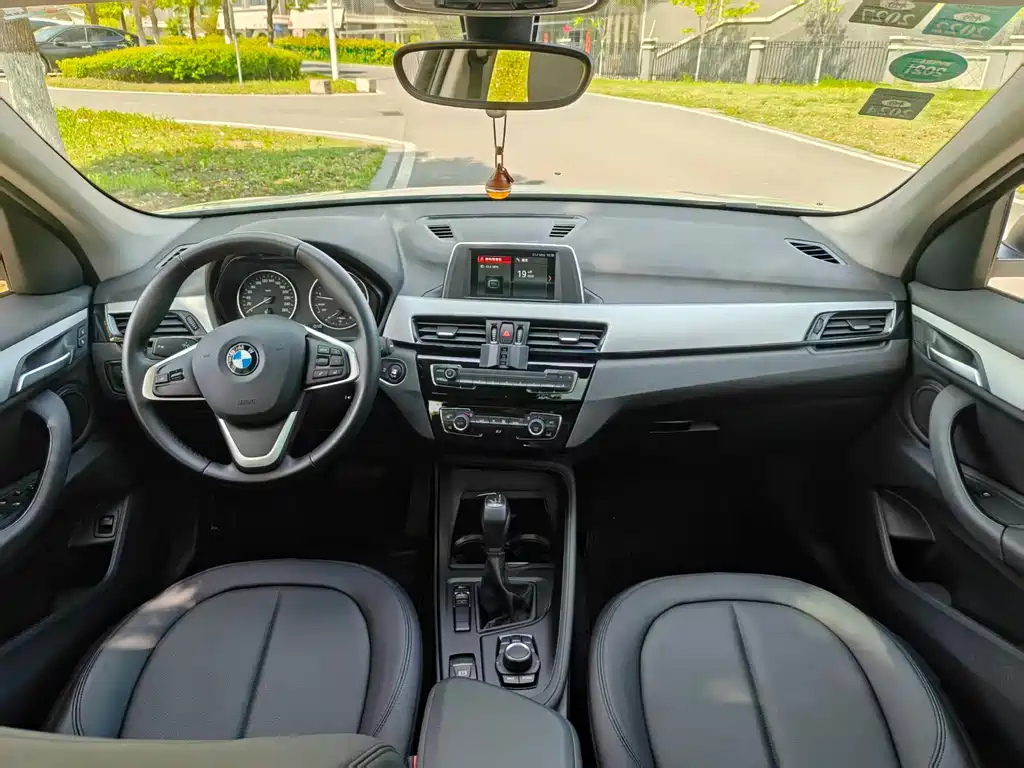 BMW X1 2018 — фото 9