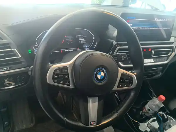 BMW iX3 2021
