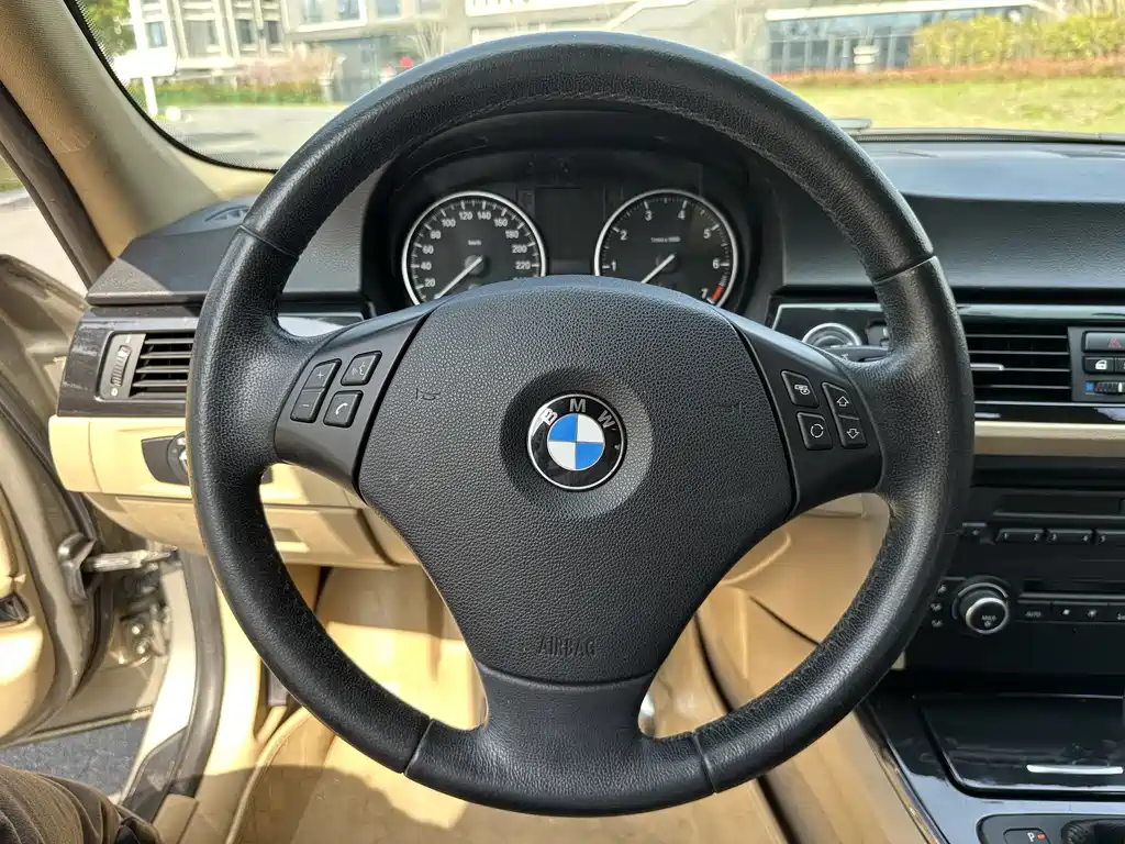 BMW 3 Series 2012 — фото 13