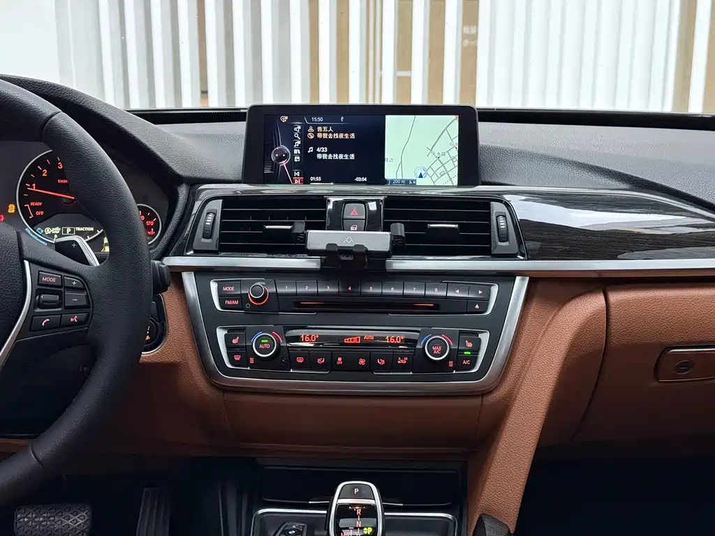 BMW 3 Series GT 2015 — фото 14