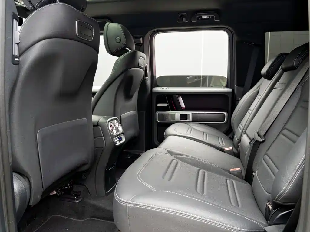 Mercedes-Benz G-Class 2023 — фото 12