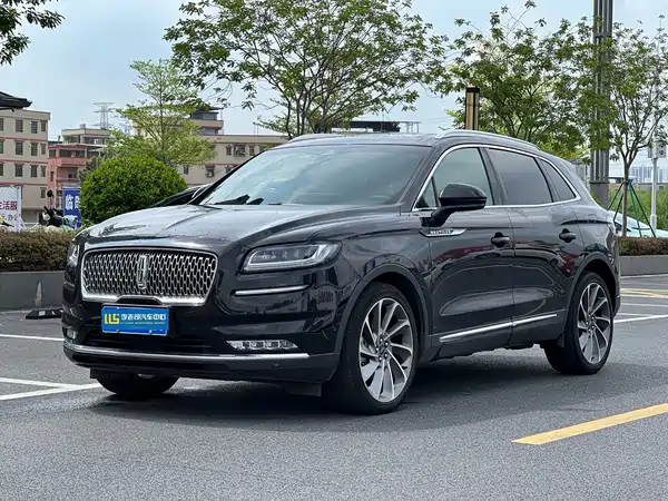 Lincoln Nautilus 2021