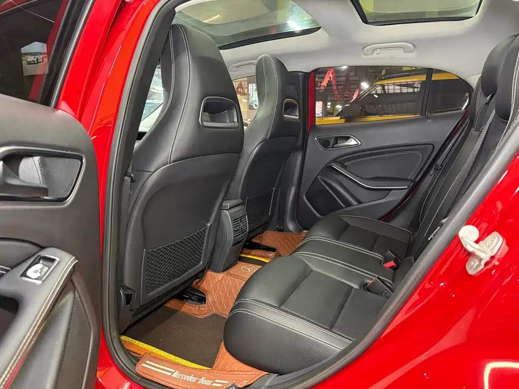 Mercedes-Benz GLA 2016 — фото 11