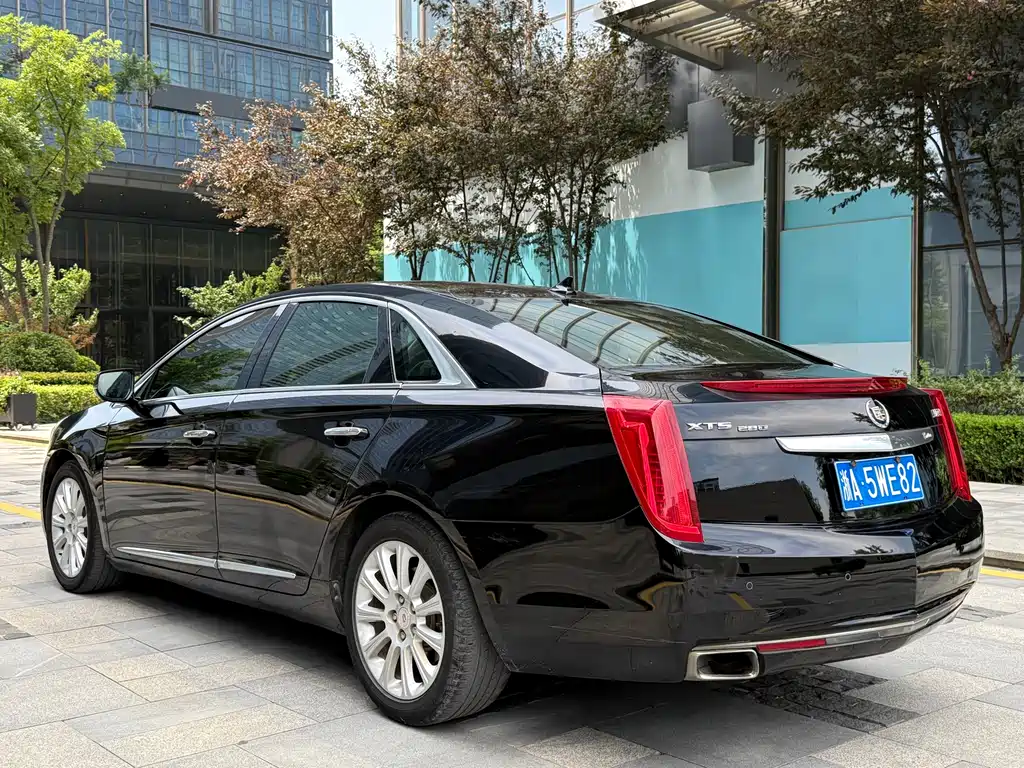 Cadillac XTS 2013 — фото 6