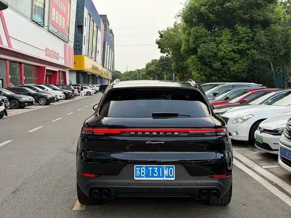 Porsche Cayenne 2025