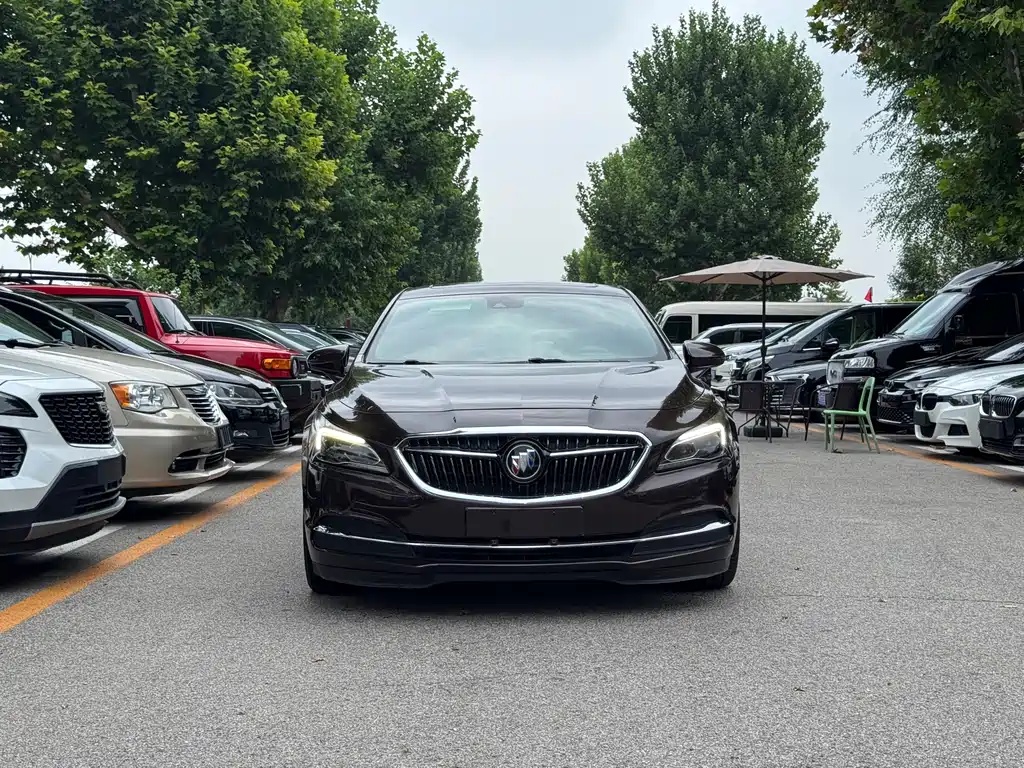 Buick LaCrosse 2017 — фото 2